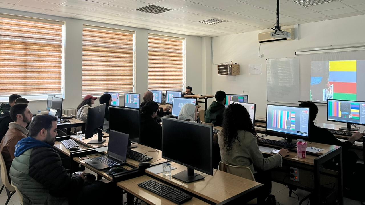 كلية الأعمال في جامعة فيلادلفيا تنفذ برنامجاً تدريبياً لتعزيز المهارات الرقمية لطلبتها