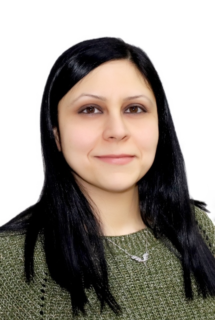 الآنسة نور عبوي